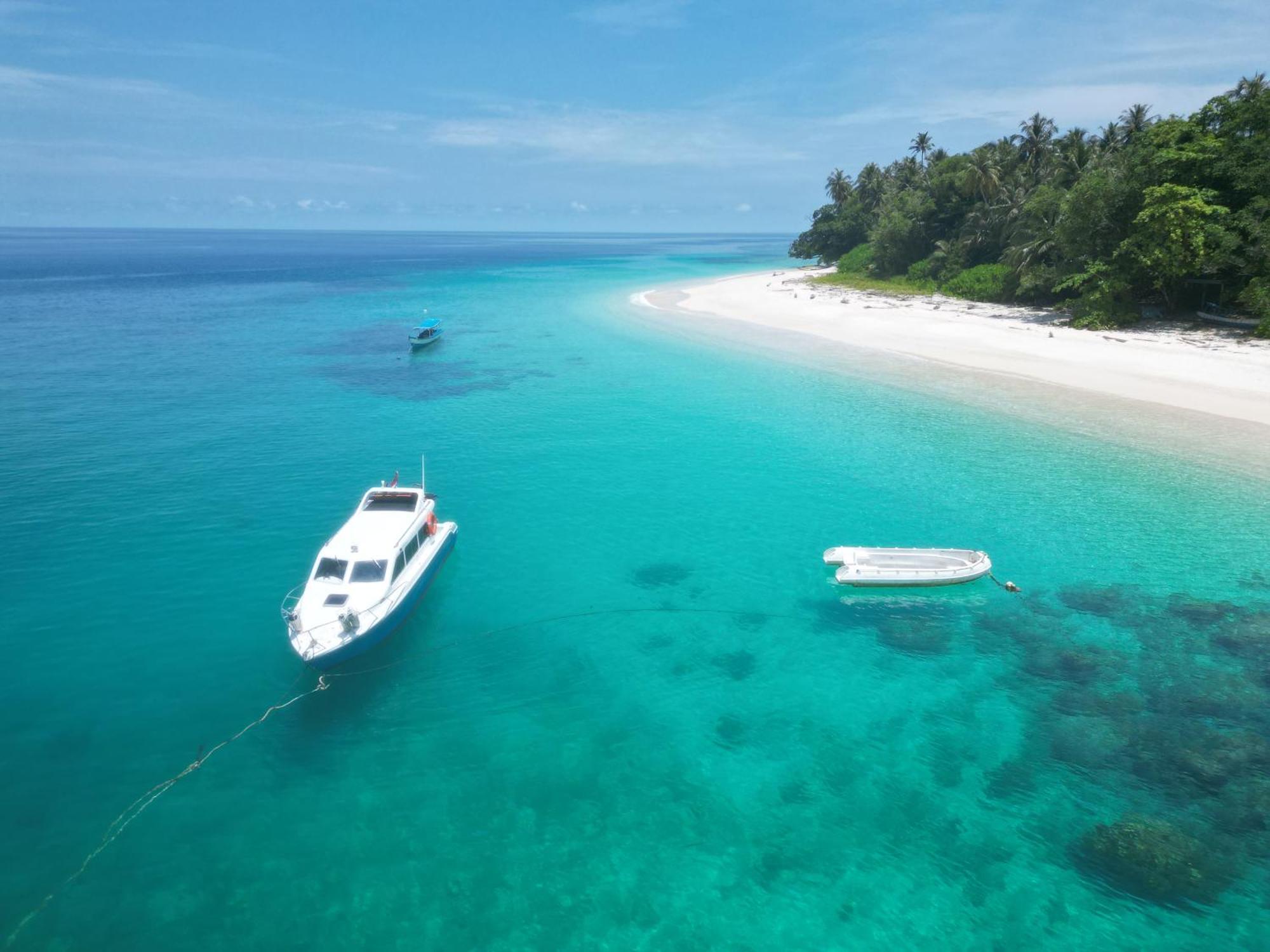 Pinang Island - Private Island Sea View Bungalows Singkil  Esterno foto