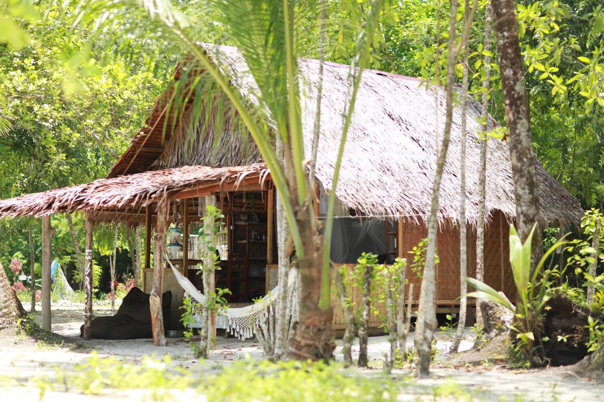 Pinang Island - Private Island Sea View Bungalows Singkil  Esterno foto