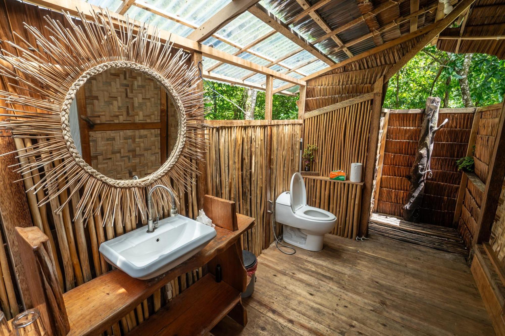Pinang Island - Private Island Sea View Bungalows Singkil  Esterno foto